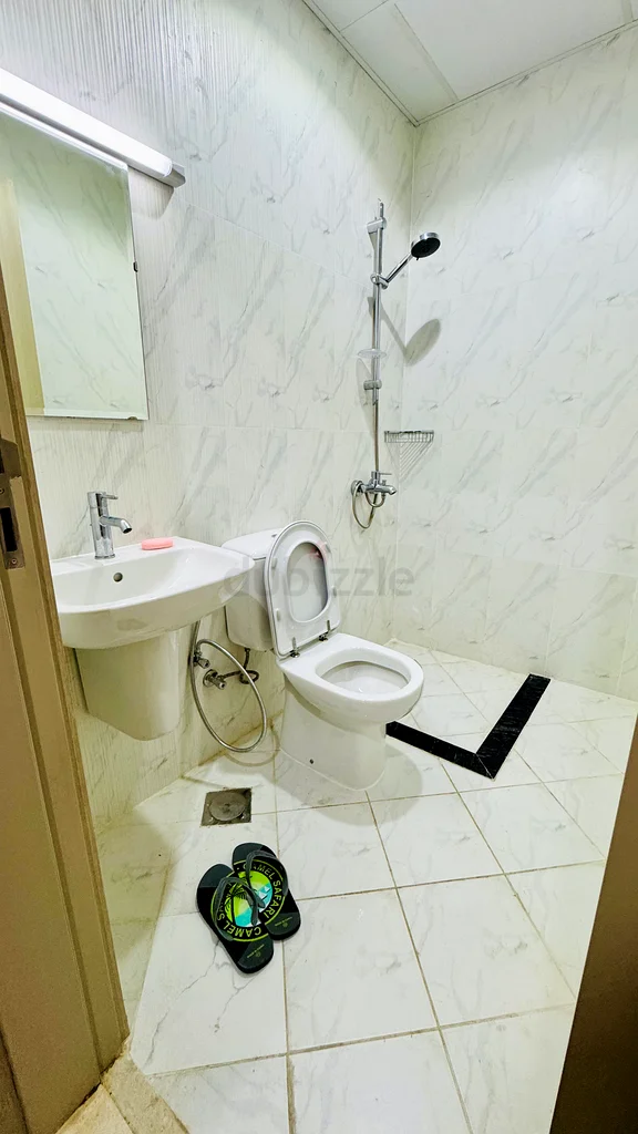 Bed Space Available – ADCB Metro, Karama – New Room | All-Inclusive | AED 800 | Daily Aed 5063796043633794114