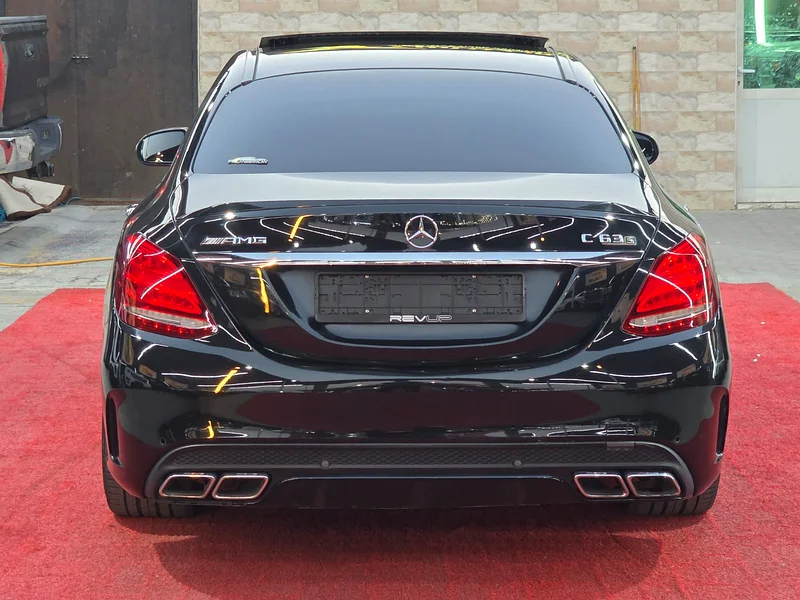 مرسيدس C63 S AMG
موديل : 2016
ممشى : 123000 كم
السعر : 135000 درهم 
V8 / 4.0 توين تيربو
مواصفات خليج63145339930498112