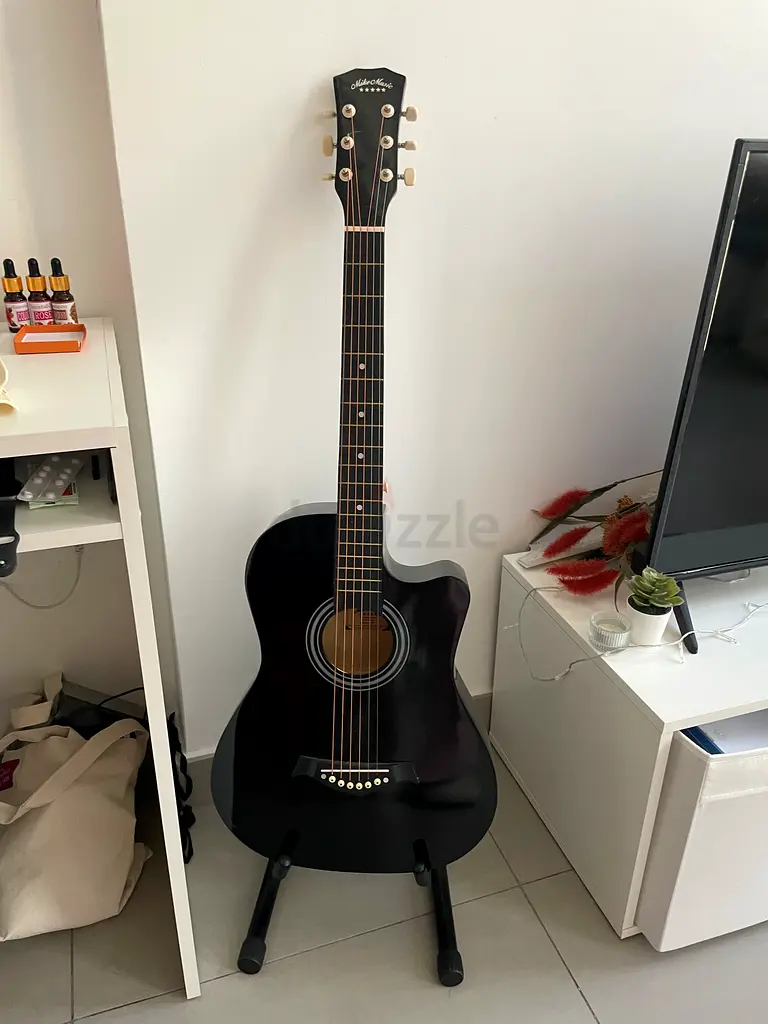 Medium Size Acoustic Guitar - Perfect for All Levels Musicians