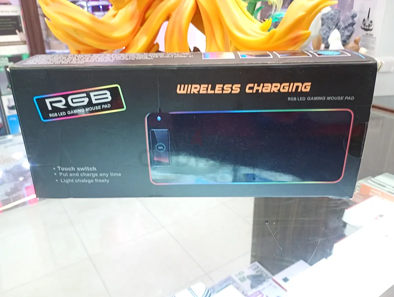 لوحة ألعاب سلكية بمواصفات RGB مع شحن لاسلكي - 10 أوضاع إضاءة، بساط LED63256063847169111