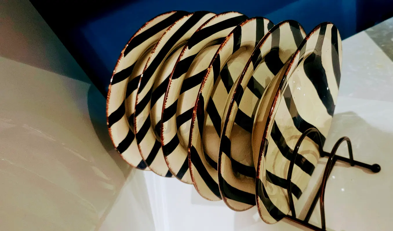 Ceramic snack plates with stand63215376139139113