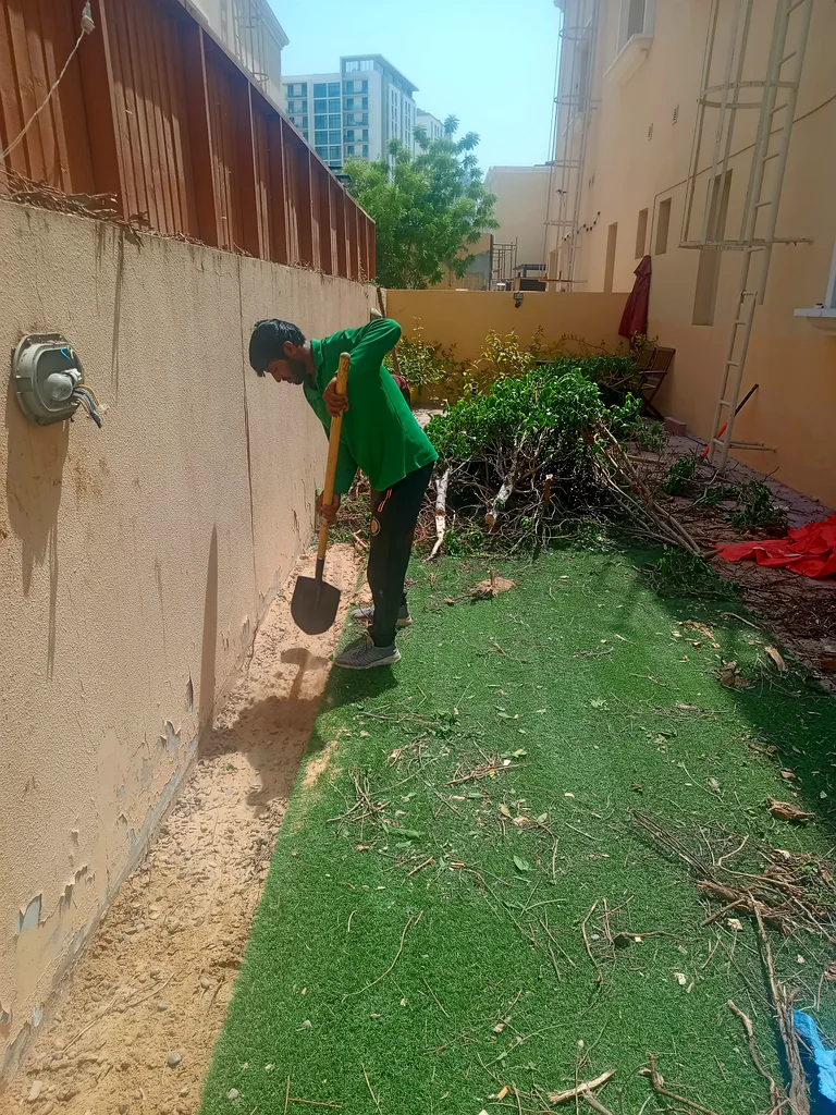 صيانة الحدائق وغسيل السيارات63181797778050111