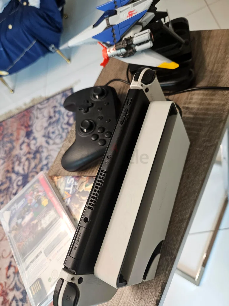 NINTENDO SWITCH with DOCK63176189252483111