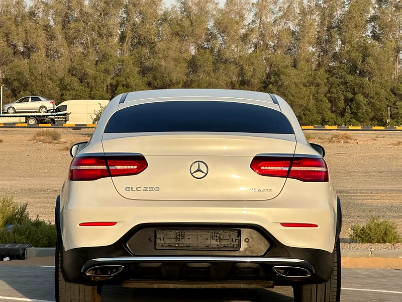 MERCEDES GLC-250 GCC 2018 ORGINAL APINT // FULL OPITION // PERFECT CONDITION63157441483393114