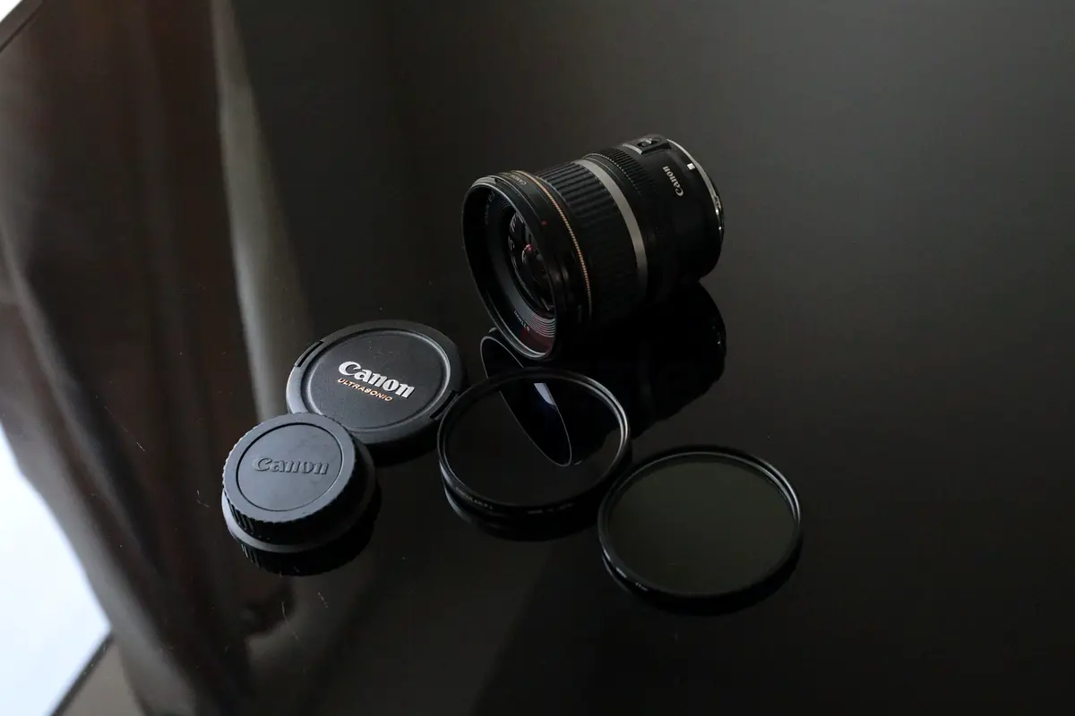 Canon ef-s 10-22mm 3.5-4.5f ultra wide lens