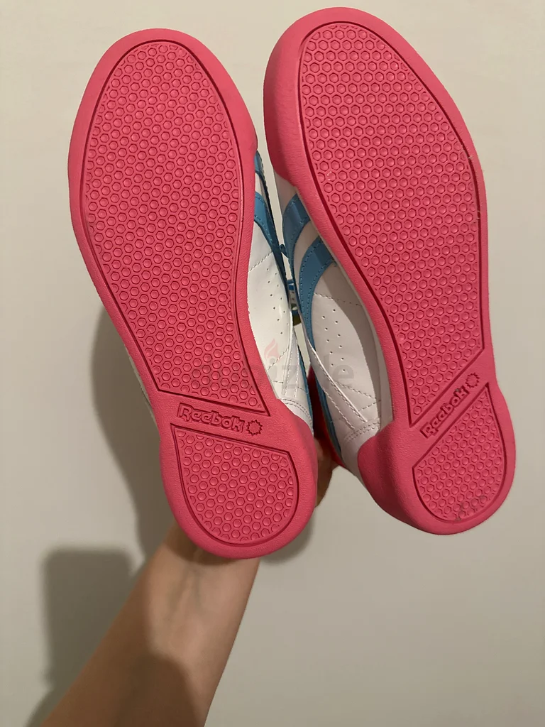Stylish Reebok Kids High-Top Sneakers - Perfect for Little Feet!63172673286658112