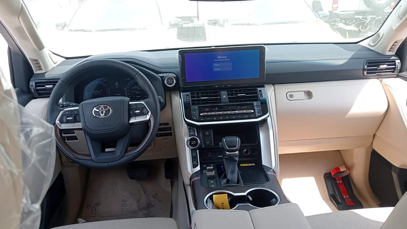 TOYOTA LAND CRUISER LC300 VX Plus 3.3L DIESEL AT MY202563158340561793113