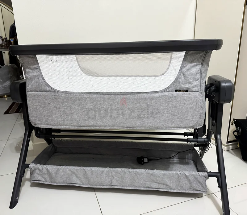 Giggles Zeus Auto Swing Bassinet63204862531458114