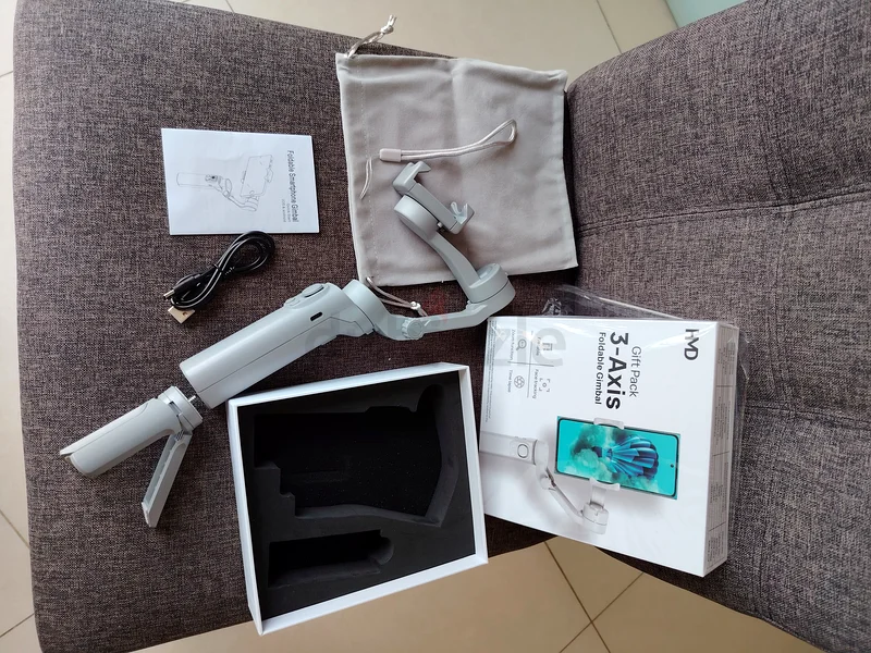 جيمبال جديد كليًا ثلاثي المحاور، مثبت هاتف قابل للطي F5 مع تتبع للوجه. تم فتحه للتو لالتقاط صورة63177966878849113