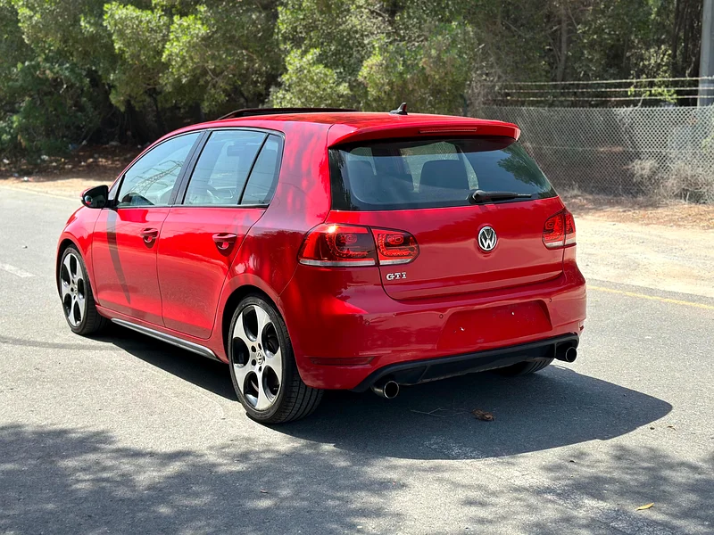 2011GTI 
Volkswagen Golf
2000 - 2499 cc 4 cylinders
200 - 299 HP
-----------------63151399729282113