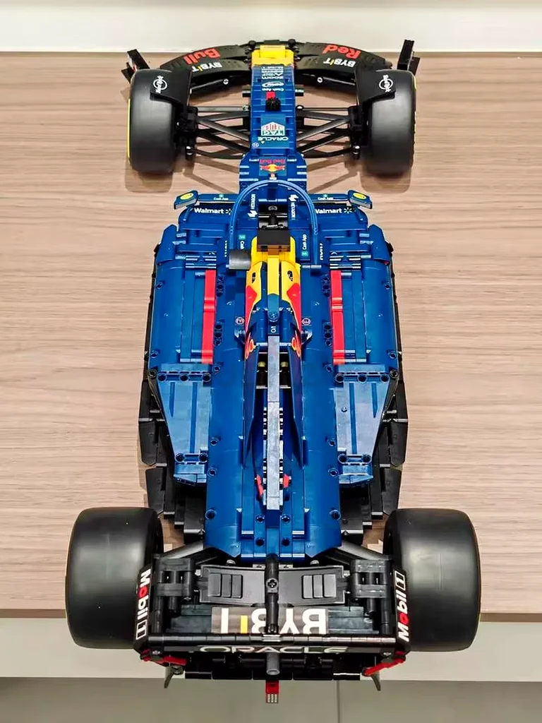 LEGO compatible Oracle Red Bull Racing RB20 F1 Car - 1639 pcs compatible with LEGO model # 4220663207401241985111