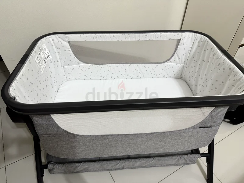 Giggles Zeus Auto Swing Bassinet63204862531458113