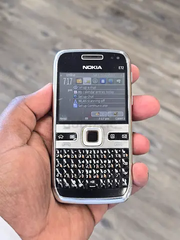 Nokia E72