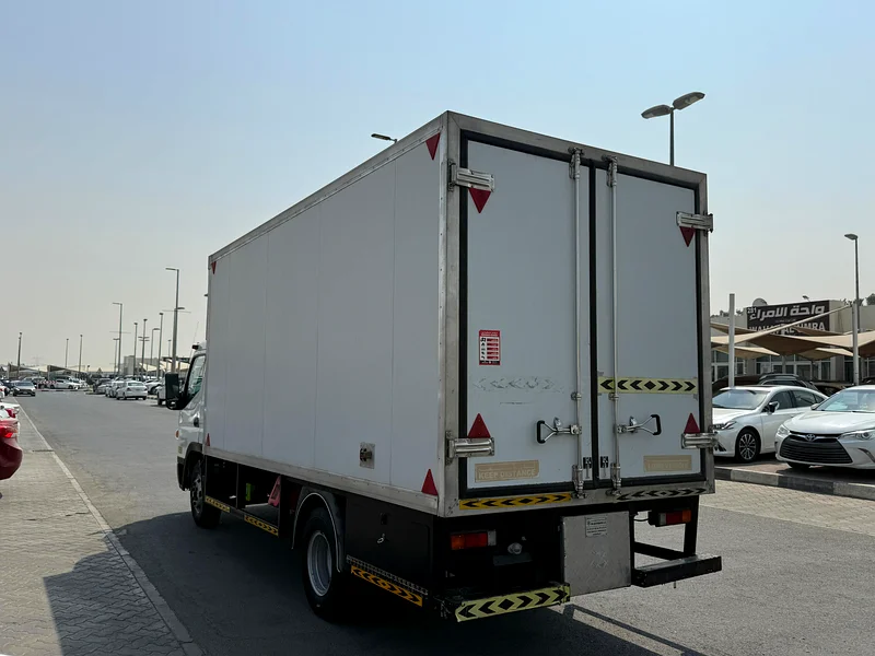 MITSUBISHI CANTER 16FT LONG CHASSIS FREEZER 202063226219198083113