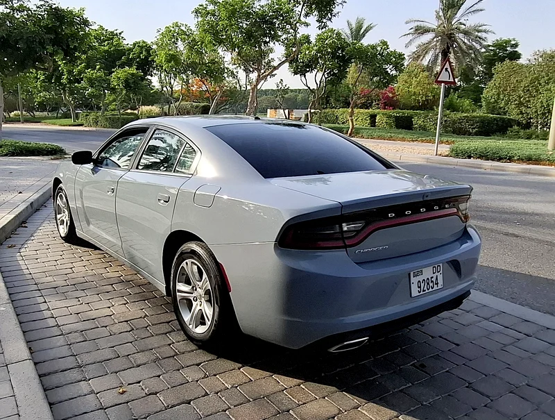 شاحنة دودج شارجر 2022، سعة 3.6 لتر، طراز SXT، مع فتحة سقف، وجلد، وإطارات جديدة، بحالة ممتازة63155092024067113