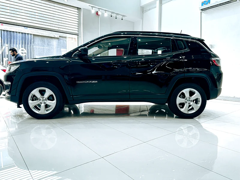 2019 Jeep Compass Longitude 2.4L V4 // Very low mileage!! // EMI Starting from 1020 AED63140196407555114
