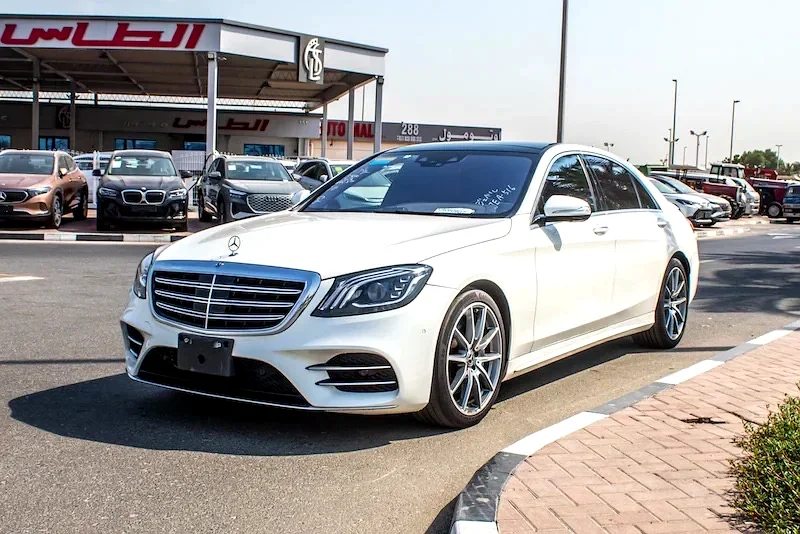 2019 - S560 AMG - خيارات كاملة - قيادة منخفضة - داخلي أسود - حالة ممتازة - فقط 57,000 كم63176168472321112