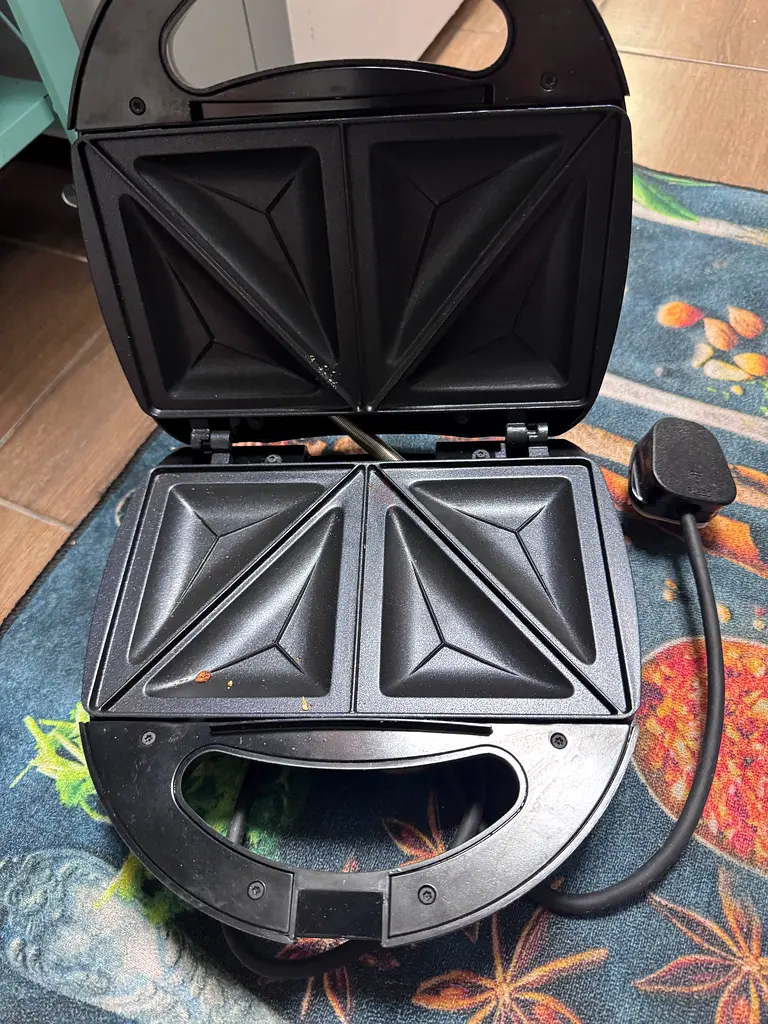 Black  Decker Sandwich Maker - Perfect for Quick Meals!63252945181698111
