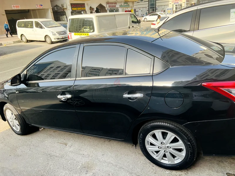 ياريس 2015 سيارة بجميع الخيارات للبيع63146740457347112