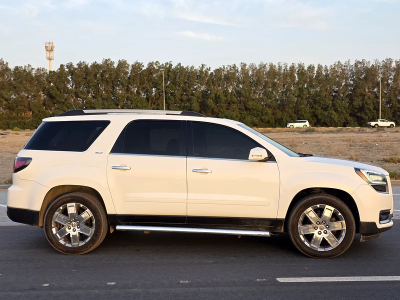 GMC ACADIA 2017 FULL OPTION PANORAMIC PERFECT CONDITION63174774984961112