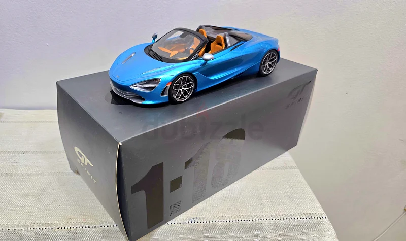 Stunning 1:18 Scale McLaren 720S Model Car632233518520331122