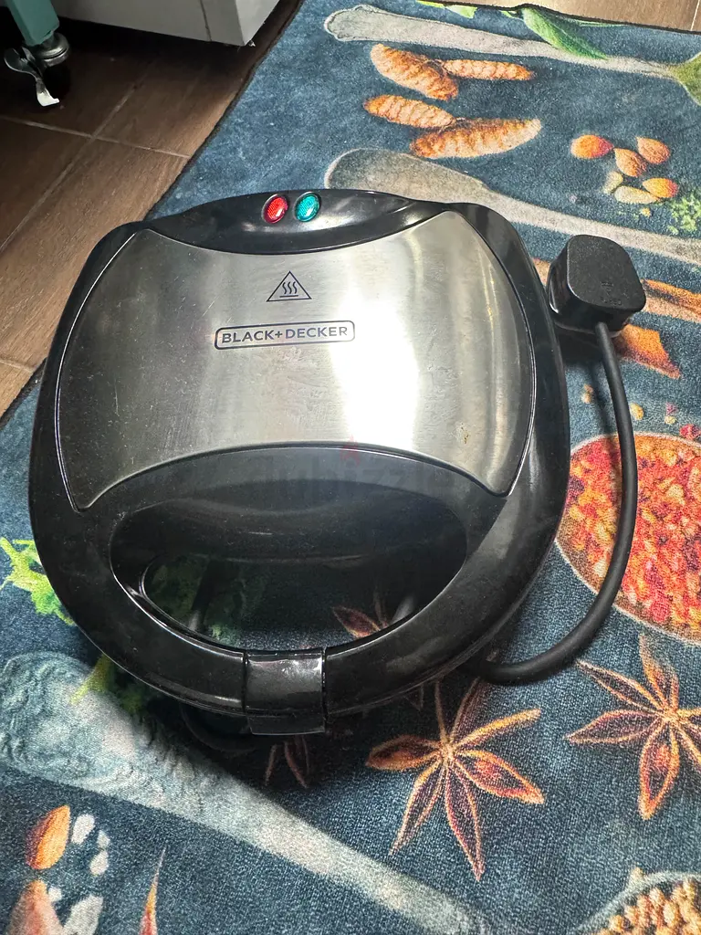 Black  Decker Sandwich Maker - Perfect for Quick Meals!