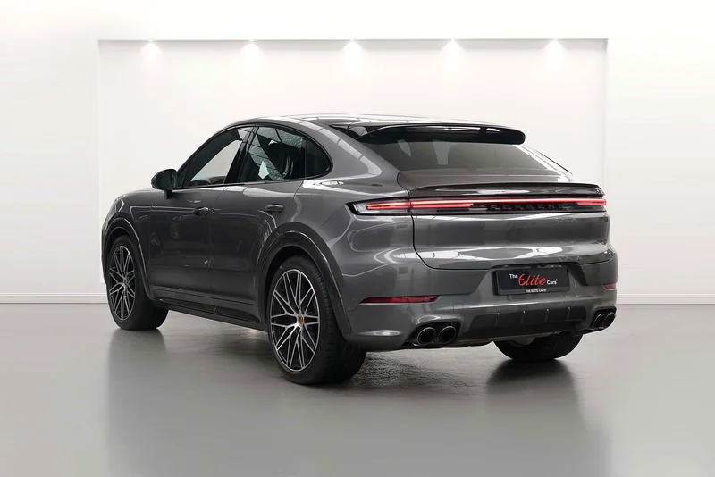 2024 PORSCHE CAYENNE S COUPE / GCC / CARBON FIBRE / SPORTS EXHAUST SYSTEM / BOSE / DEALER WARRANTY63168969500674113