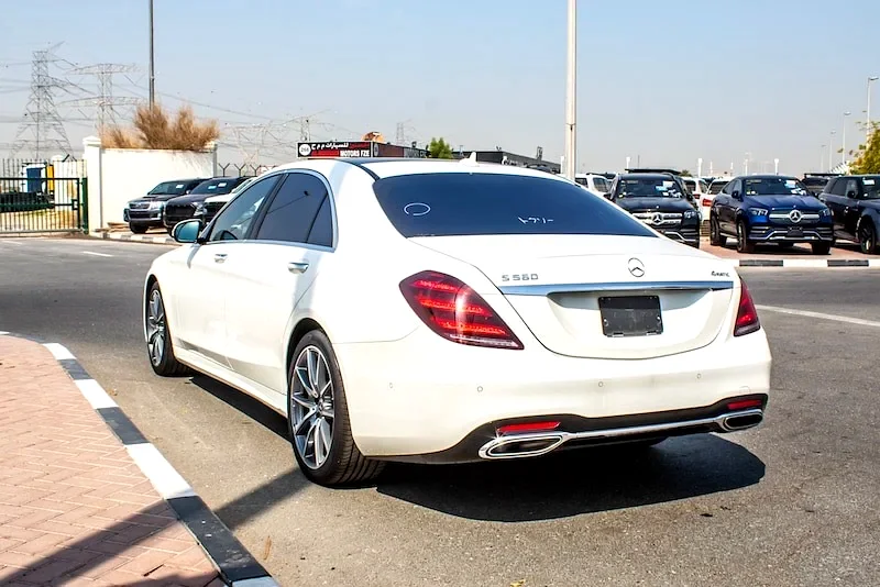 2019 - S560 AMG - خيارات كاملة - قيادة منخفضة - داخلي أسود - حالة ممتازة - فقط 57,000 كم63176168472321111