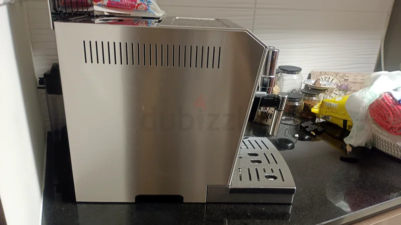 Sleek and Stylish Coffee Machine for Sale! Company name _delongie63198148498305113