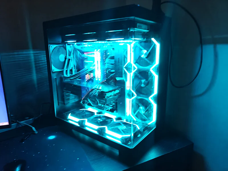 كمبيوتر ألعاب عالي الأداء مع إضاءة RGB مذهلة63228832498178113