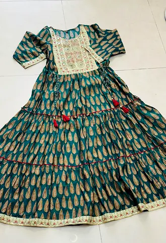 Elegant Green Printed Maxi Dress - Perfect for All Occasions!