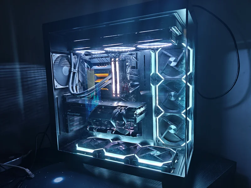 كمبيوتر ألعاب عالي الأداء مع إضاءة RGB مذهلة63228832498178111