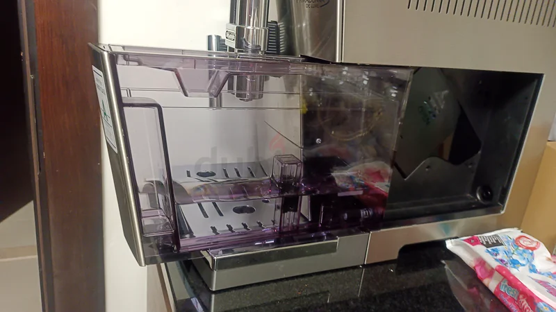 Sleek and Stylish Coffee Machine for Sale! Company name _delongie63198148498305114