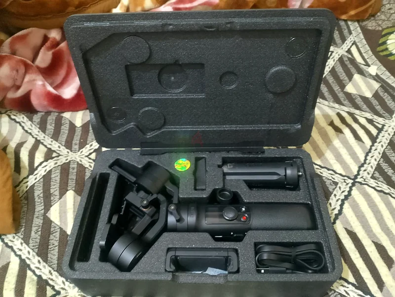 مستقر كاميرا يدوي من Zhiyun للبيع العاجل.63236620650113112