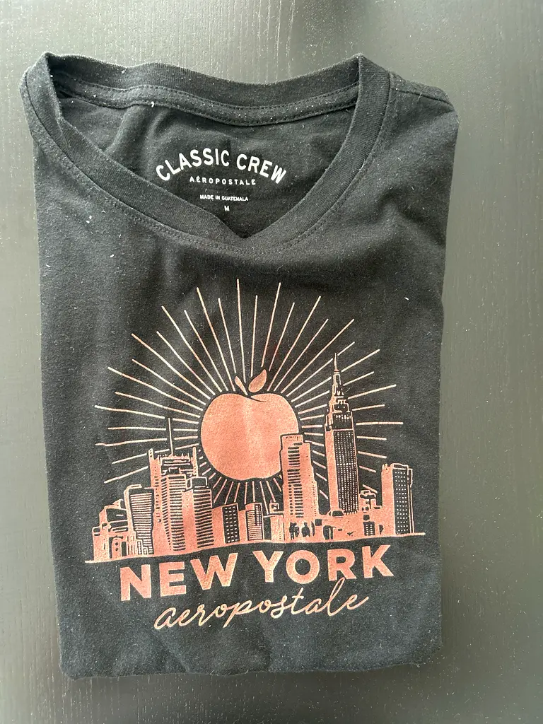 Classic Crew New York Graphic Tee - Stylish and Trendy