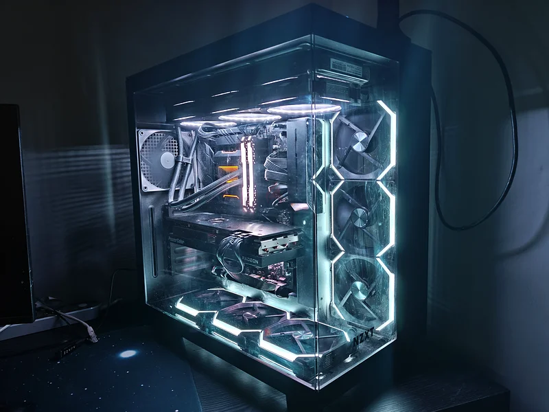 كمبيوتر ألعاب عالي الأداء مع إضاءة RGB مذهلة63228832498178110