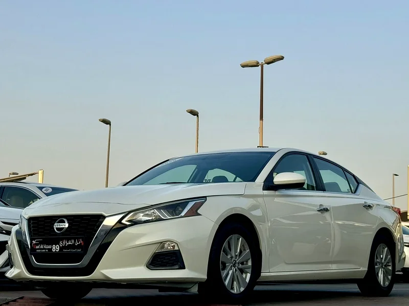 Nissan Altima 2020 GCC, accident-free.  
Needs no maintenance.63148168524929112