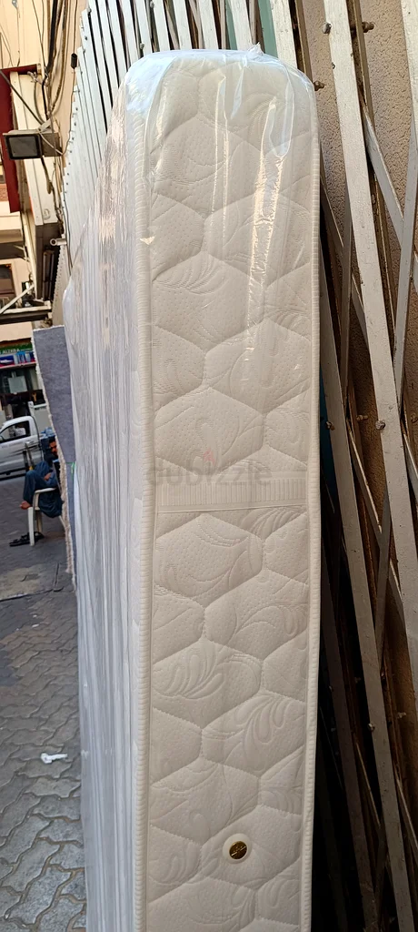 Queen Size spring Mattres for Selling63185239607041112