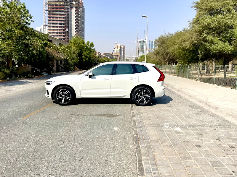 فولفو XC60 T5 R-Design 2019 مذهلة، مجهزة بالكامل لدول مجلس التعاون الخليجي، صيانة وكالة كاملة، بدون حوادث63178403067907113