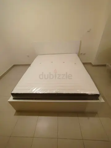 IKEA malam king size 180/200bed with IKEA mattress and 2 storage drawers underneath