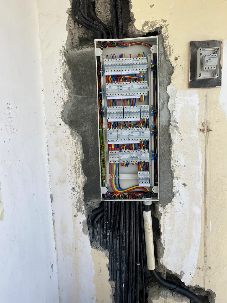 Electrician63220334110083111