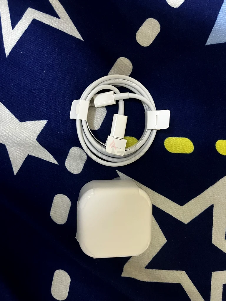 Apple charger63223357444227111