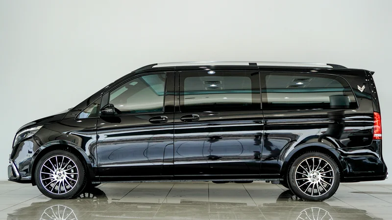 V-Class Extra Long Falcon Edition | Gargash warranty and service contract upto 5 years or 105,000 km63163857096193112