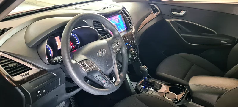 BEST !!! ACCIDENT FREE LOW KMS MID OPTIONS SANTA FE GCC !!!63151401044099111
