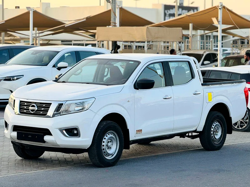 نيسان نافارا SE 4x2 - 2020 - أبيض - مواصفات الخليج - PM 800 درهم631680313456651116