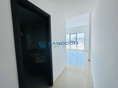 ||modern & Spacious 1-bedroom Apartment | Prime Location |dewa Included ||