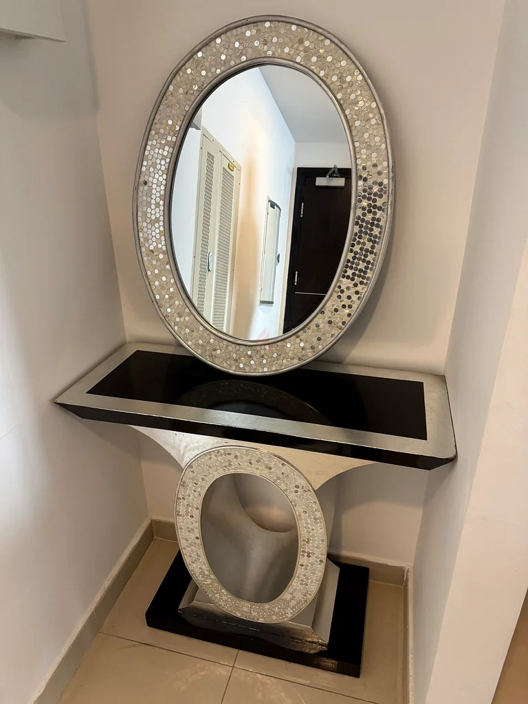 Chic Modern Vanity Set with Mirror - Perfect for Your Home!63220831261313111