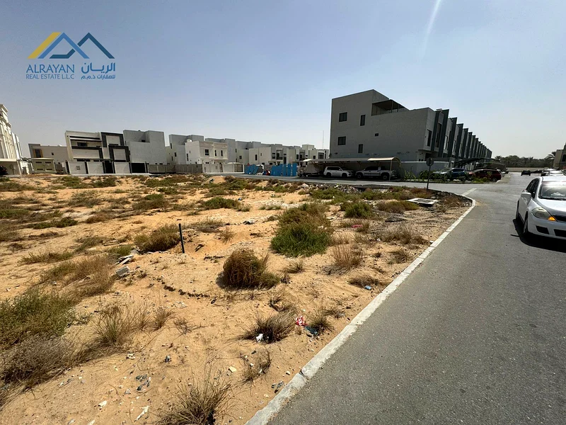 Townhouse ground floor * in a very excellent location * and a reasonable price, negotiable * on an asphalt street * freehold63197613873281114