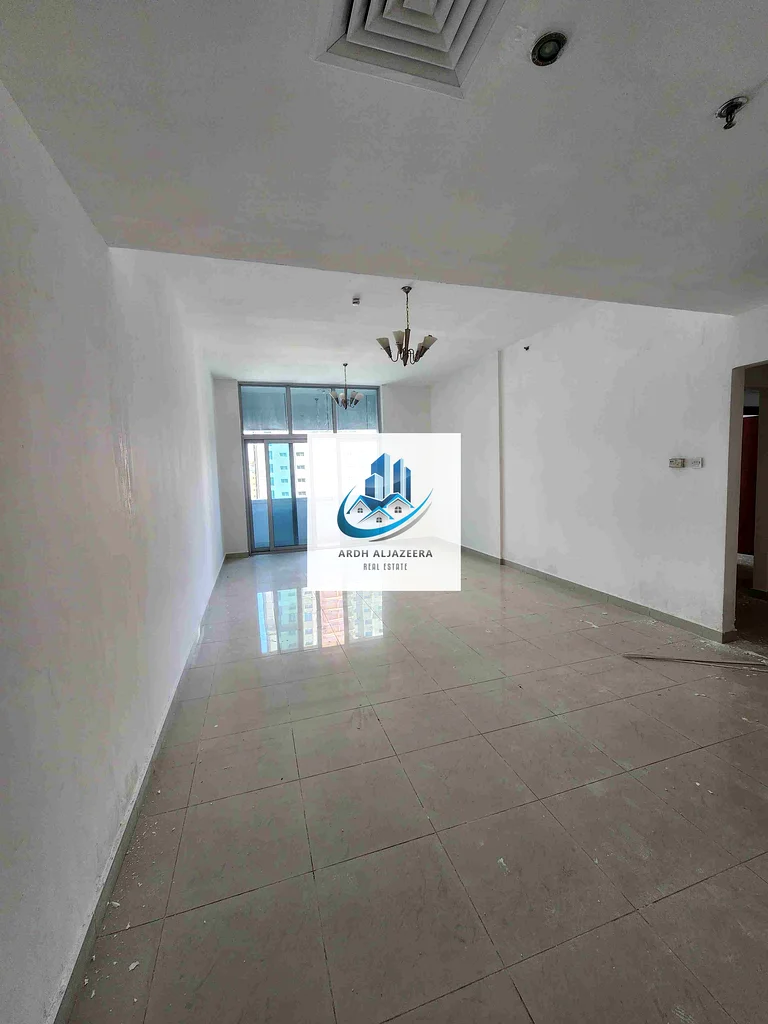 شقة حديثة وواسعة مكونة من غرفتي نوم مع غرفة خادمة | موقع مميز في النهدة، الشارقة | 57,990 درهم63812131935619111