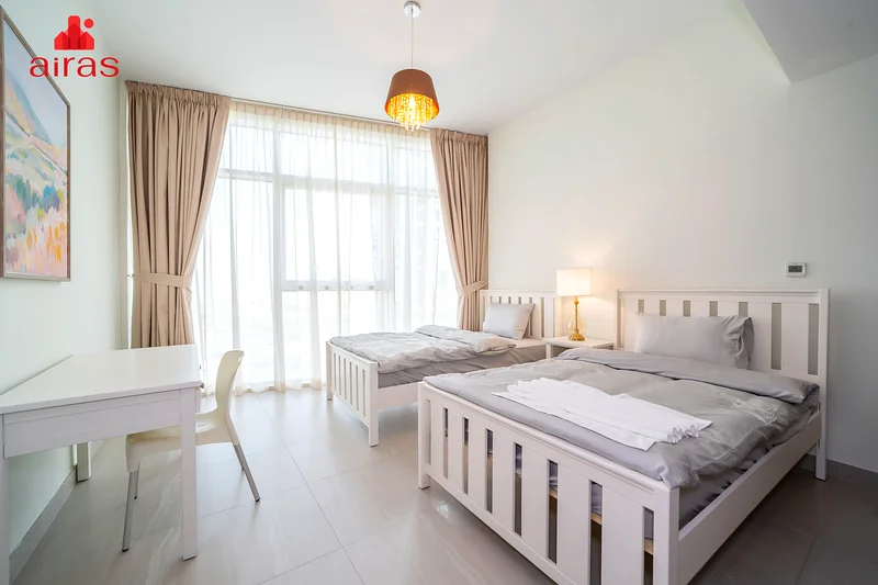 Luxurious 3 BHK | Full View | Bills included63817693895298113
